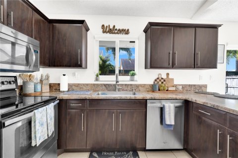 Купить виллу или дом в Катлер-Бей, Флорида 3 спальни, 156.54м2, № 2043393 - фото 16