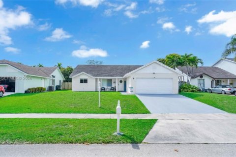 Дом в Катлер-Бей, Флорида 3 спальни, 156.54м2 № 2043393