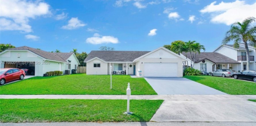 Дом в Катлер-Бей, Флорида 3 спальни, 156.54м2 № 2043393