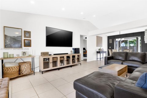 Купить виллу или дом в Катлер-Бей, Флорида 3 спальни, 156.54м2, № 2043393 - фото 5