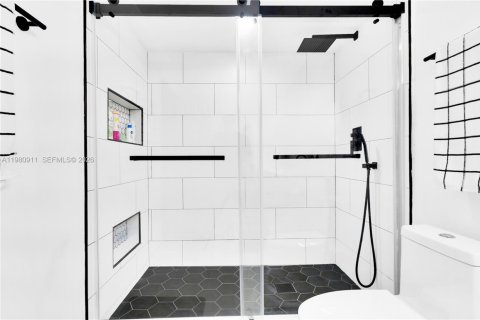 Купить виллу или дом в Катлер-Бей, Флорида 3 спальни, 156.54м2, № 2043393 - фото 28