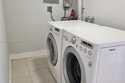 Снять в аренду виллу или дом в Майами, Флорида 3 спальни, 183.95м2, № 2005130 - фото 10