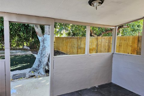 Снять в аренду виллу или дом в Майами, Флорида 3 спальни, 183.95м2, № 2005130 - фото 11