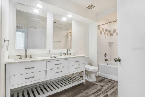 Copropriété à vendre à Tampa, Floride: 4 chambres, 160.16 m2 № 1914645 - photo 13