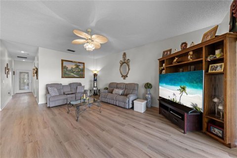 Townhouse in Kissimmee, Florida 2 bedrooms, 121.33 sq.m. № 2197697 - photo 27