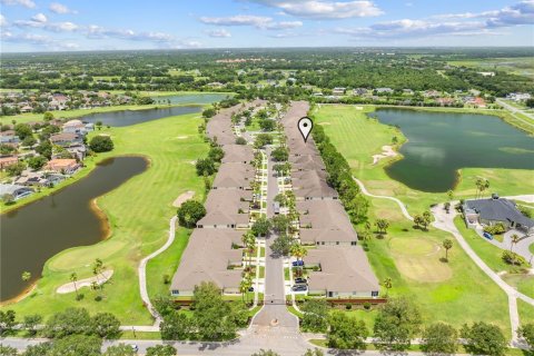 Townhouse in Kissimmee, Florida 2 bedrooms, 121.33 sq.m. № 2197697 - photo 16