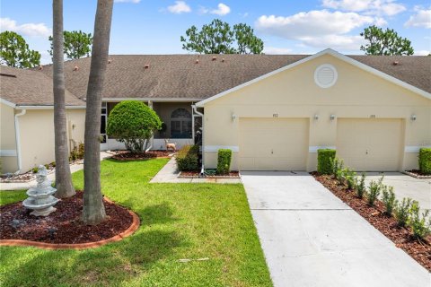 Adosado en Kissimmee, Florida 2 dormitorios, 121.33 m2 № 2197697