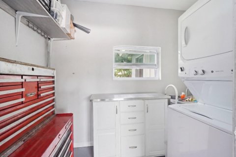 House in Pompano Beach, Florida 2 bedrooms, 88.72 sq.m. № 2189679 - photo 15