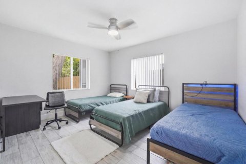 House in Pompano Beach, Florida 2 bedrooms, 88.72 sq.m. № 2189679 - photo 14