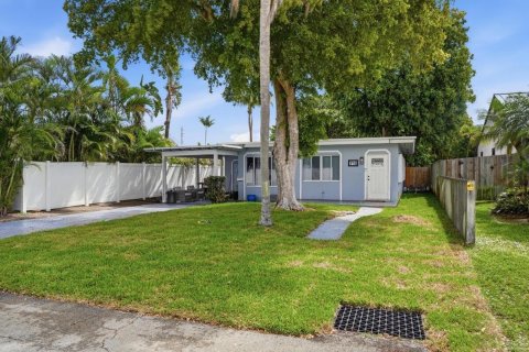 House in Pompano Beach, Florida 2 bedrooms, 88.72 sq.m. № 2189679 - photo 2