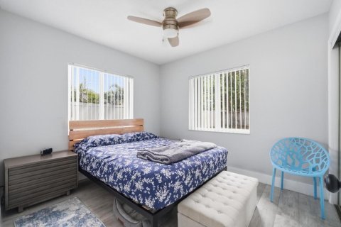 House in Pompano Beach, Florida 2 bedrooms, 88.72 sq.m. № 2189679 - photo 12