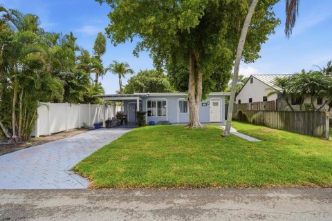 House in Pompano Beach, Florida 2 bedrooms, 88.72 sq.m. № 2189679