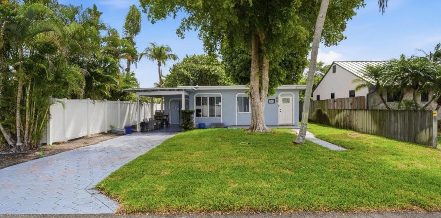 House in Pompano Beach, Florida 2 bedrooms, 88.72 sq.m. № 2189679
