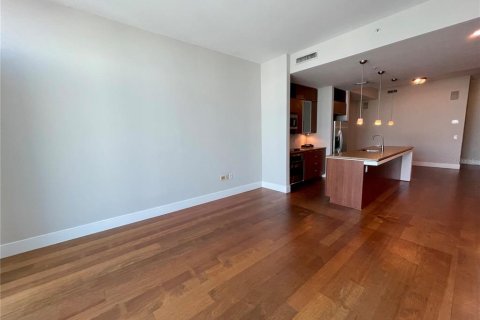 Condo in Tampa, Florida, 2 bedrooms  № 2156569 - photo 12