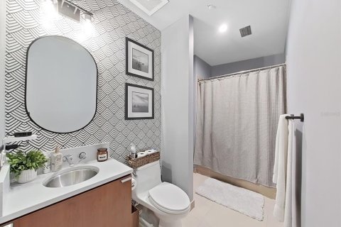 Condo in Tampa, Florida, 2 bedrooms  № 2156569 - photo 25