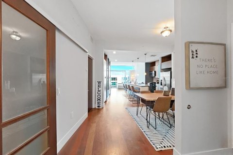 Condo in Tampa, Florida, 2 bedrooms  № 2156569 - photo 3