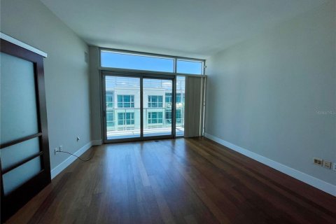 Condo in Tampa, Florida, 2 bedrooms  № 2156569 - photo 10