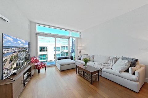 Condo in Tampa, Florida, 2 bedrooms  № 2156569 - photo 9