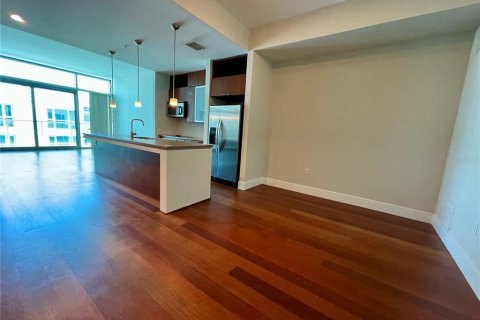 Condo in Tampa, Florida, 2 bedrooms  № 2156569 - photo 5