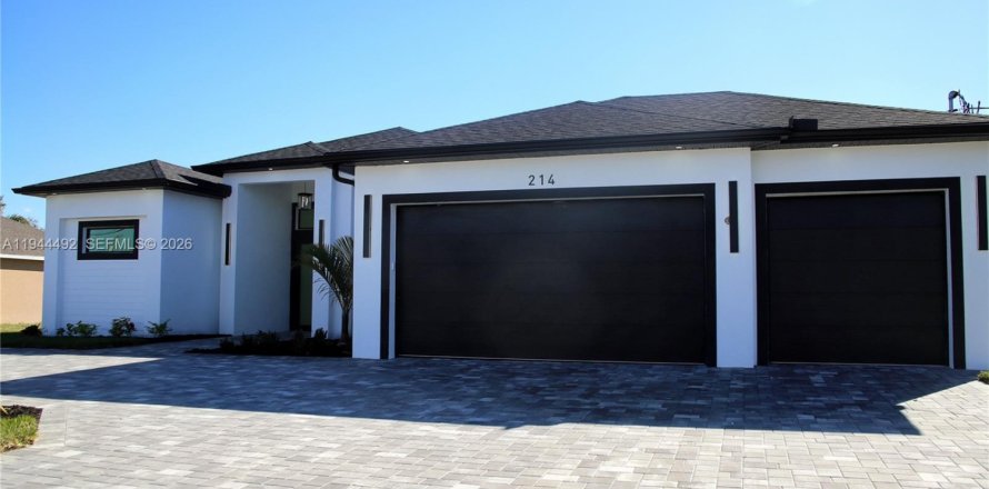 Casa en Cape Coral, Florida 4 dormitorios, 200.3 m2 № 2001059