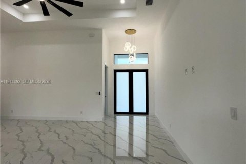 Casa en venta en Cape Coral, Florida, 4 dormitorios, 200.3 m2 № 2001059 - foto 19