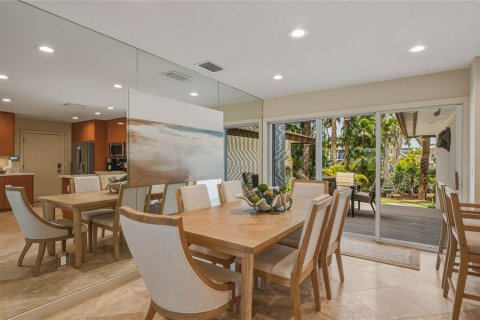 Villa ou maison à louer à Holmes Beach, Floride: 3 chambres, 231.23 m2 № 2389225 - photo 2