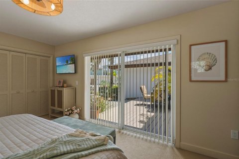 Villa ou maison à louer à Holmes Beach, Floride: 3 chambres, 231.23 m2 № 2389225 - photo 16