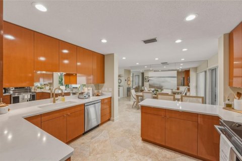 Villa ou maison à louer à Holmes Beach, Floride: 3 chambres, 231.23 m2 № 2389225 - photo 6