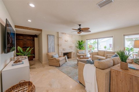 Villa ou maison à louer à Holmes Beach, Floride: 3 chambres, 231.23 m2 № 2389225 - photo 23