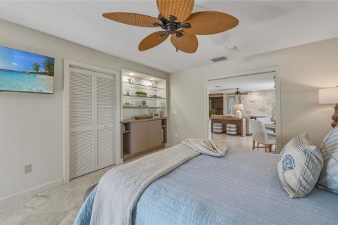 Villa ou maison à louer à Holmes Beach, Floride: 3 chambres, 231.23 m2 № 2389225 - photo 10