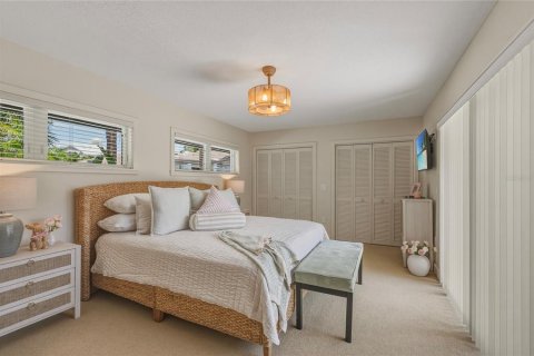 Villa ou maison à louer à Holmes Beach, Floride: 3 chambres, 231.23 m2 № 2389225 - photo 13