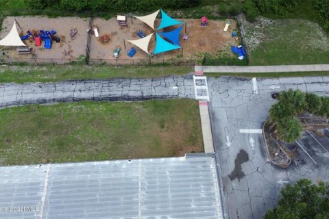Commercial property in Titusville, Florida № 1798154 - photo 4
