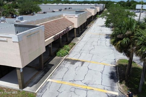 Commercial property in Titusville, Florida № 1798154 - photo 2