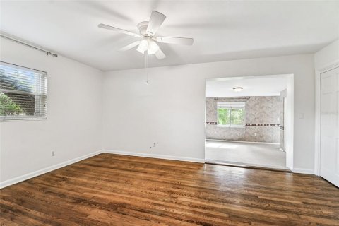 House in Tampa, Florida 3 bedrooms, 215.35 sq.m. № 2101966 - photo 15
