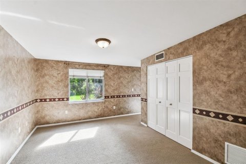 House in Tampa, Florida 3 bedrooms, 215.35 sq.m. № 2101966 - photo 14