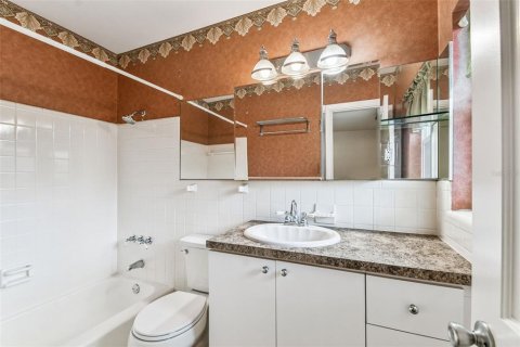 House in Tampa, Florida 3 bedrooms, 215.35 sq.m. № 2101966 - photo 11
