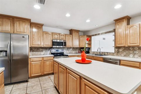 House in Tampa, Florida 3 bedrooms, 215.35 sq.m. № 2101966 - photo 9