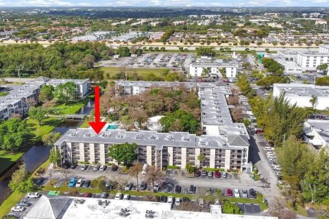 Condo in Lauderdale Lakes, Florida, 2 bedrooms  № 1692568 - photo 17