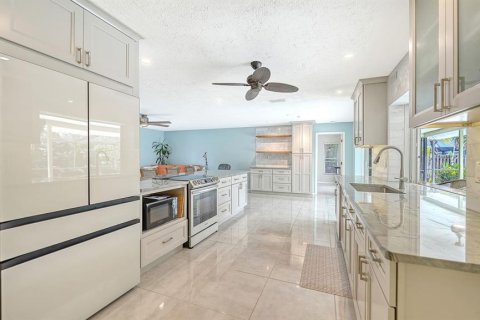 Villa ou maison à vendre à Sarasota, Floride: 3 chambres, 169.27 m2 № 2427195 - photo 19
