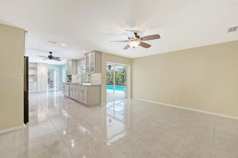 Villa ou maison à vendre à Sarasota, Floride: 3 chambres, 169.27 m2 № 2427195 - photo 28