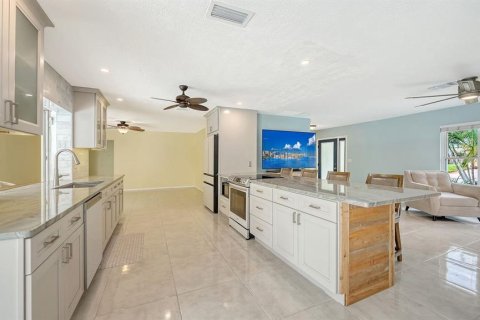Villa ou maison à vendre à Sarasota, Floride: 3 chambres, 169.27 m2 № 2427195 - photo 21