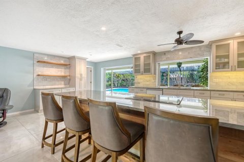 Villa ou maison à vendre à Sarasota, Floride: 3 chambres, 169.27 m2 № 2427195 - photo 16