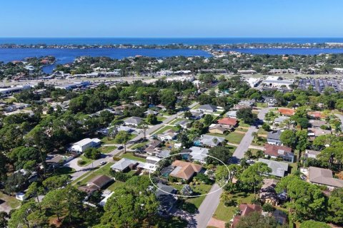 Villa ou maison à vendre à Sarasota, Floride: 3 chambres, 169.27 m2 № 2427195 - photo 5