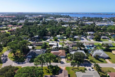 Villa ou maison à vendre à Sarasota, Floride: 3 chambres, 169.27 m2 № 2427195 - photo 7