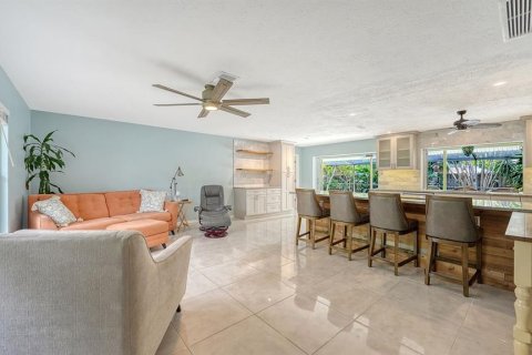 Villa ou maison à vendre à Sarasota, Floride: 3 chambres, 169.27 m2 № 2427195 - photo 13