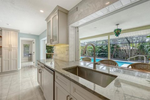 Villa ou maison à vendre à Sarasota, Floride: 3 chambres, 169.27 m2 № 2427195 - photo 23