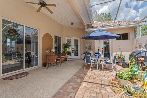 House in Weeki Wachee, Florida 3 bedrooms, 160.91 sq.m. № 2213231 - photo 15