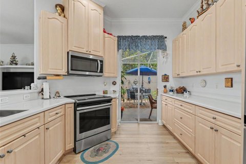 House in Weeki Wachee, Florida 3 bedrooms, 160.91 sq.m. № 2213231 - photo 25