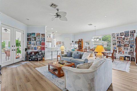 House in Weeki Wachee, Florida 3 bedrooms, 160.91 sq.m. № 2213231 - photo 19