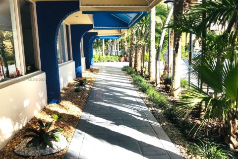 Condo in Miami, Florida, 1 bedroom  № 2045170 - photo 18